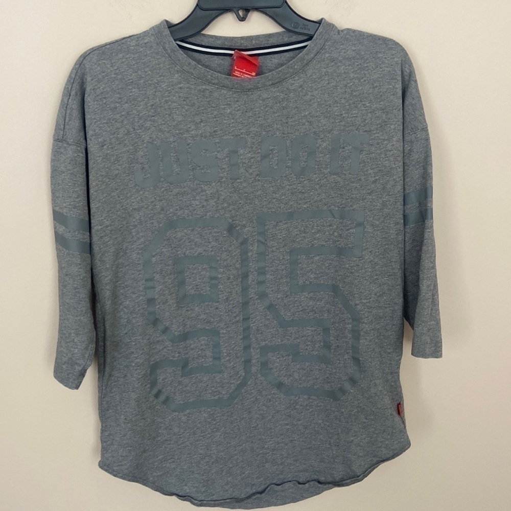 Nike I Grey Top